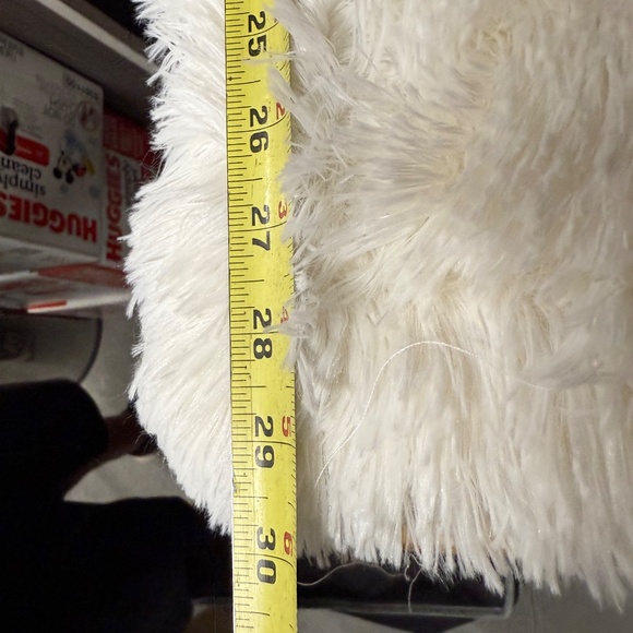 IVORY/WHITE FAUX FUR PILLOW SHAMS - Picture 4 of 11